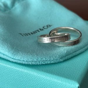 Tiffany & Co. interlocking circles ring size 6